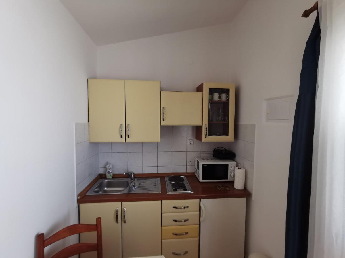 Studio Apartments Jasminka Selce Exterior photo
