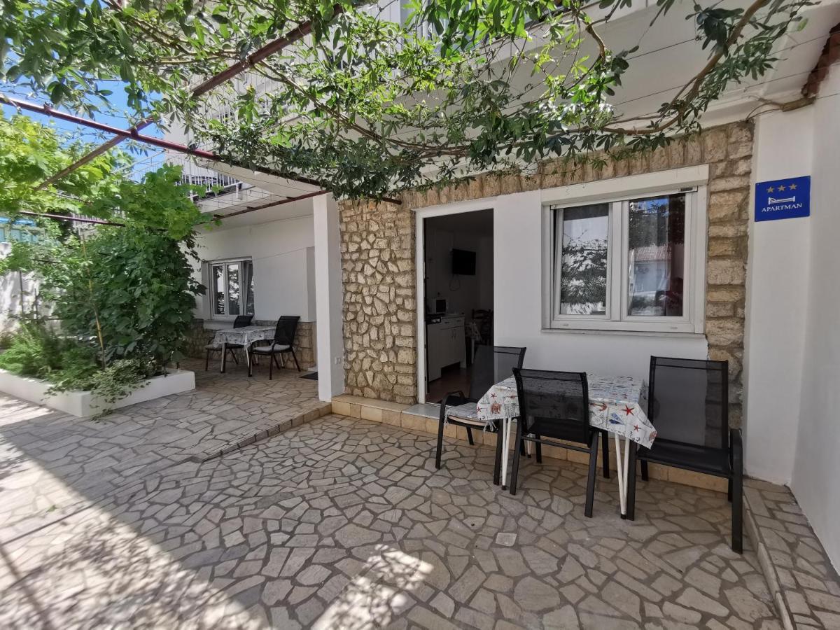 Studio Apartments Jasminka Selce Exterior photo