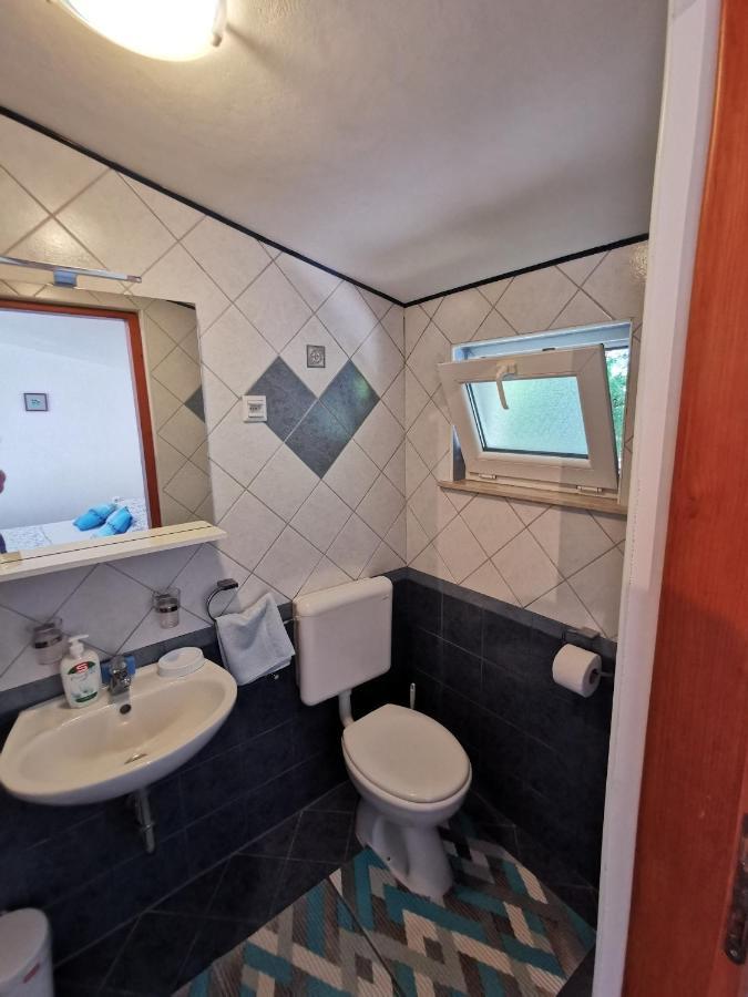 Studio Apartments Jasminka Selce Exterior photo