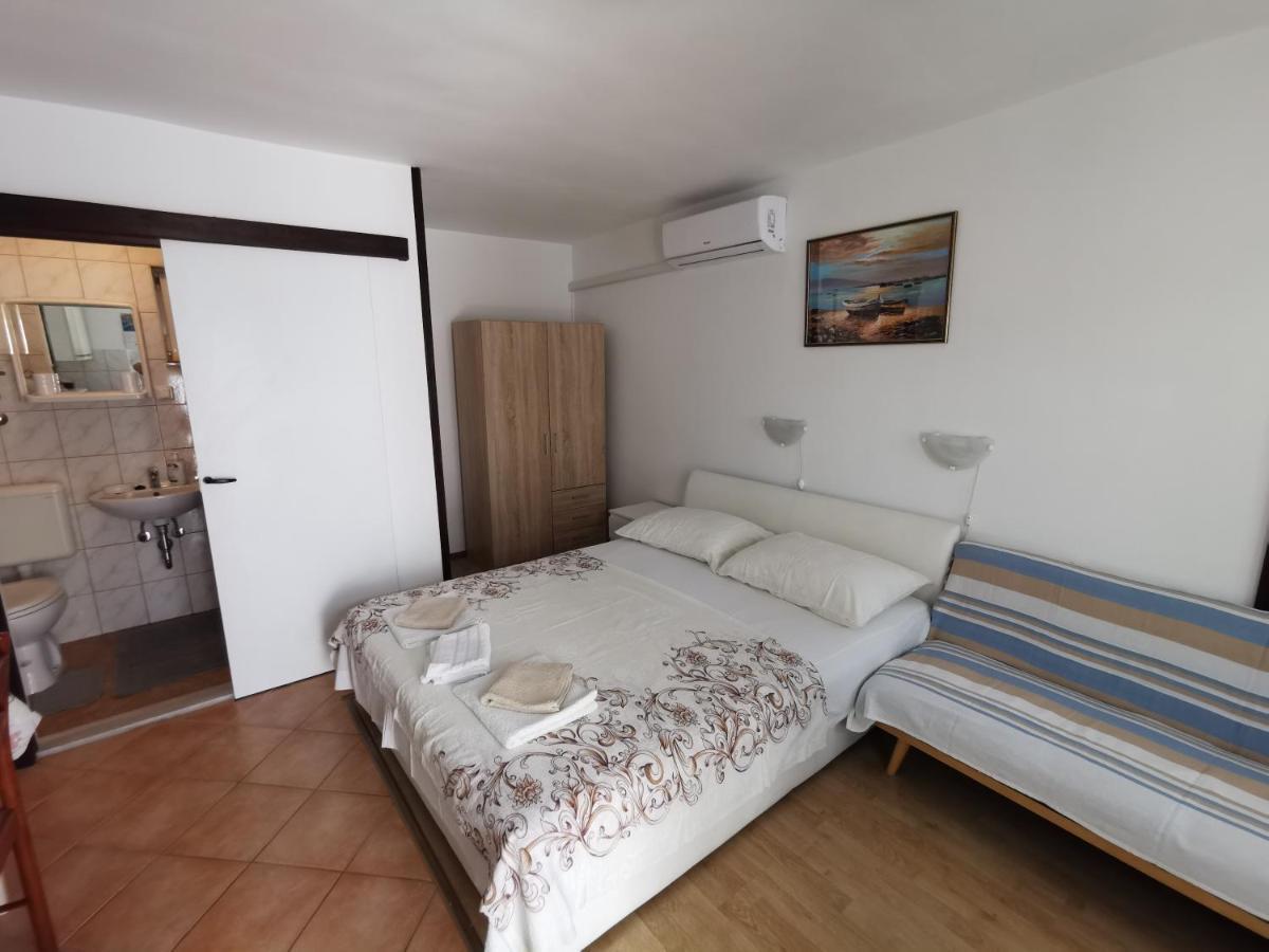 Studio Apartments Jasminka Selce Exterior photo