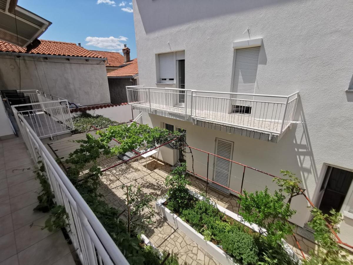 Studio Apartments Jasminka Selce Exterior photo